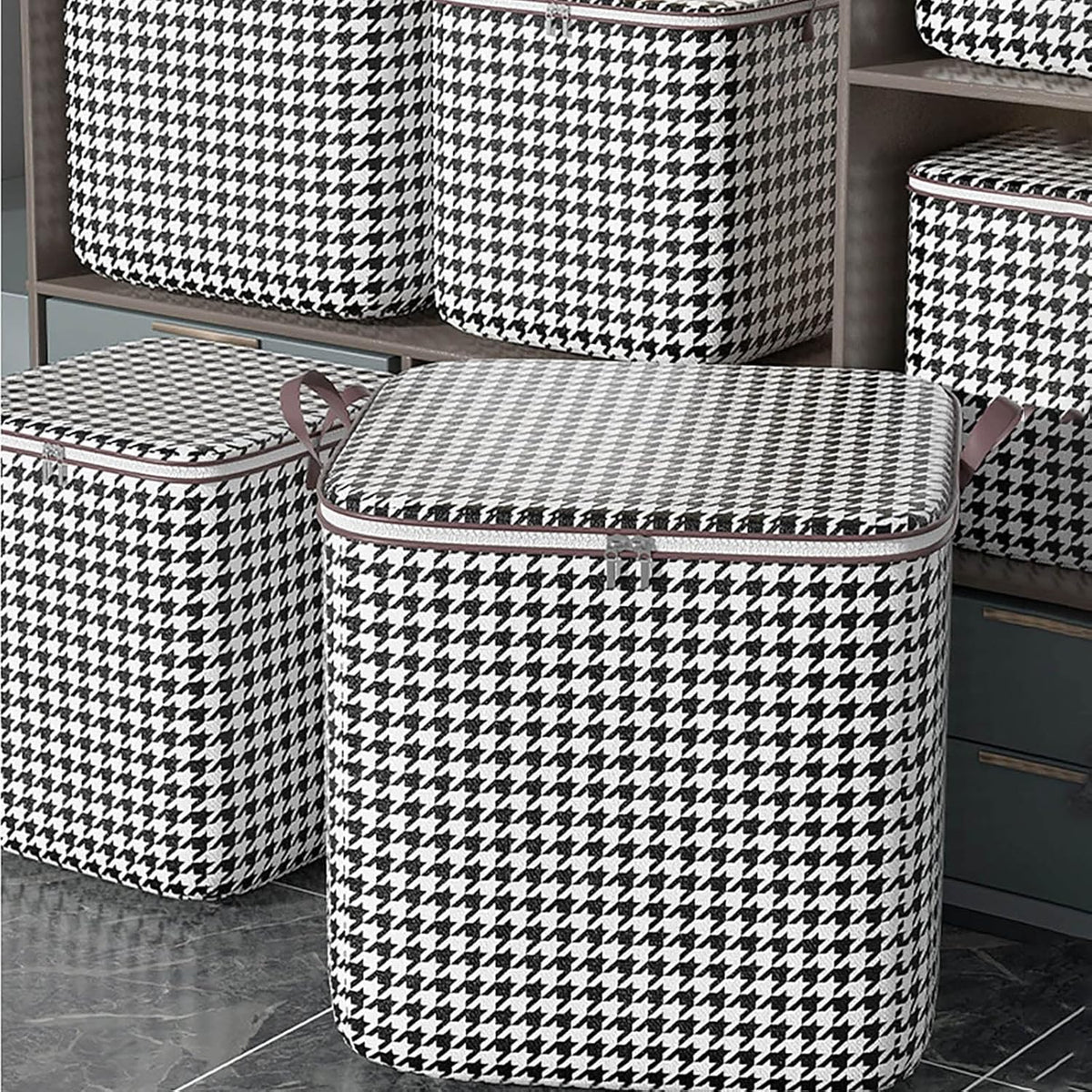 Clothes Storage Bag, Large Storage Container with Reinforced Handle and Sturdy Zipper, Foldable Portable Storage Bag for Bedding Clothing Blanket Pillows (28''x20''x20'')